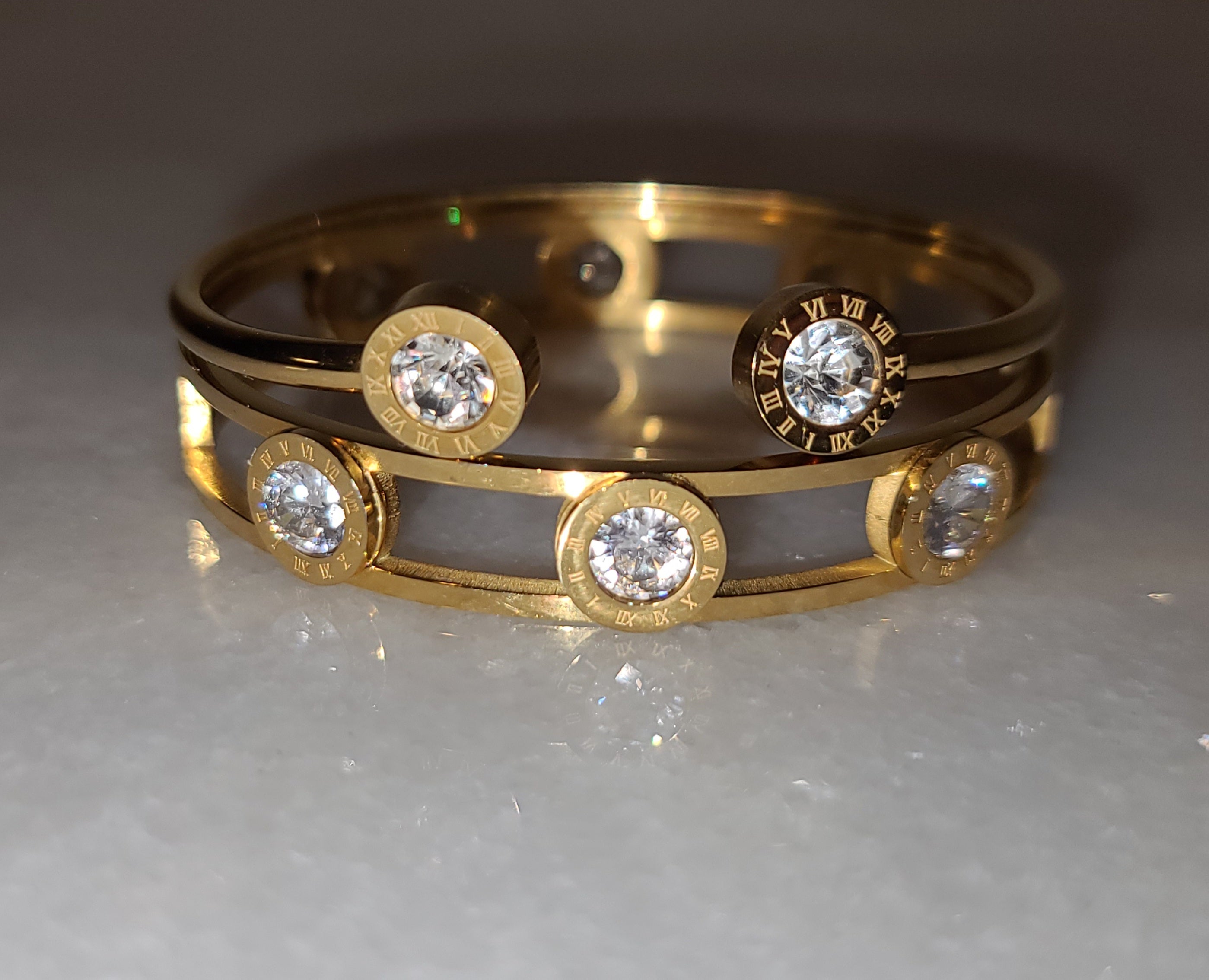 Roman Bangle Set