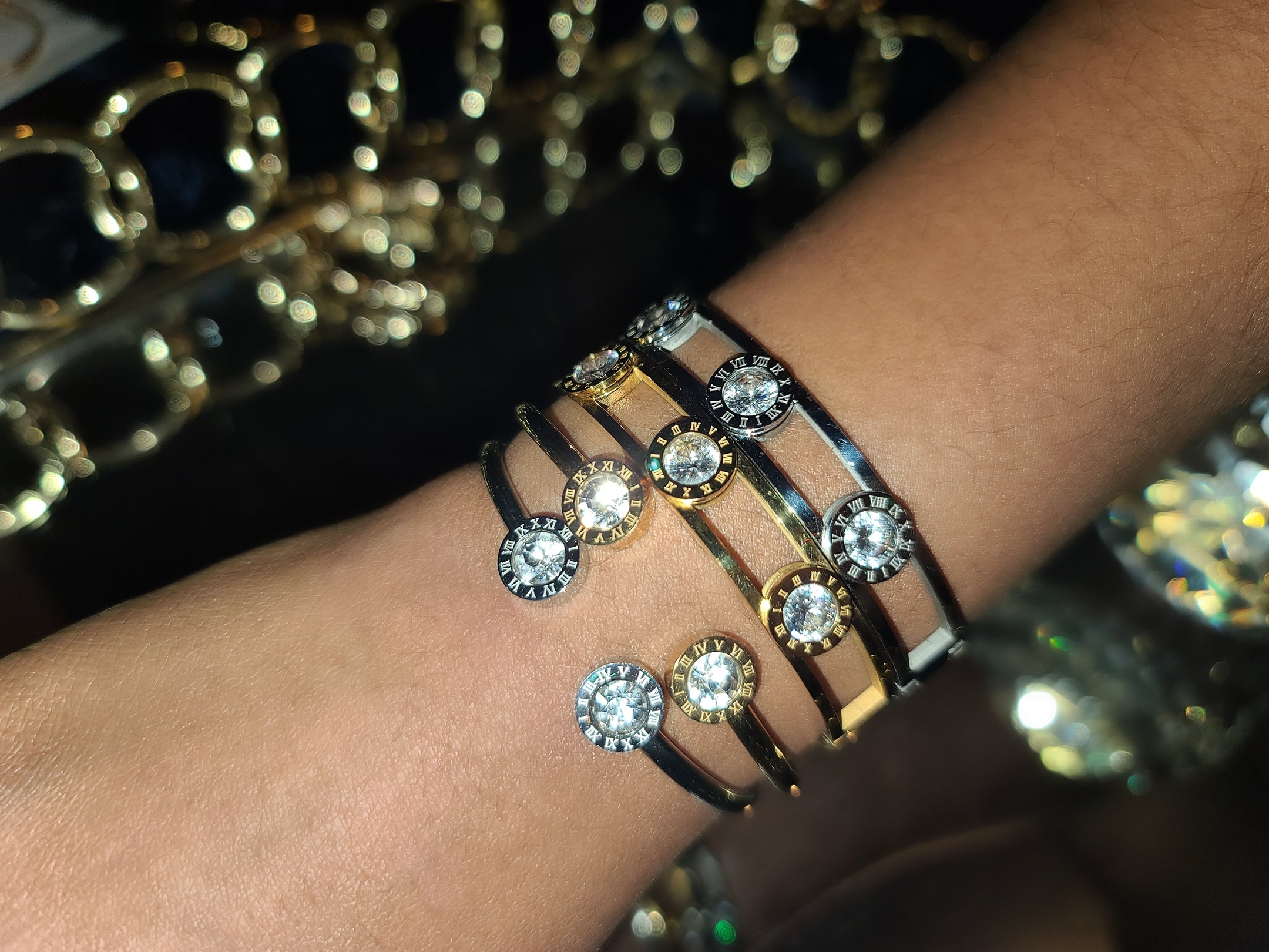Roman Bangle Set